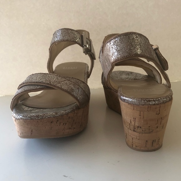 Stuart Weitzman Crosson Cracked Leather Cork Wedge - Picture 6 of 8